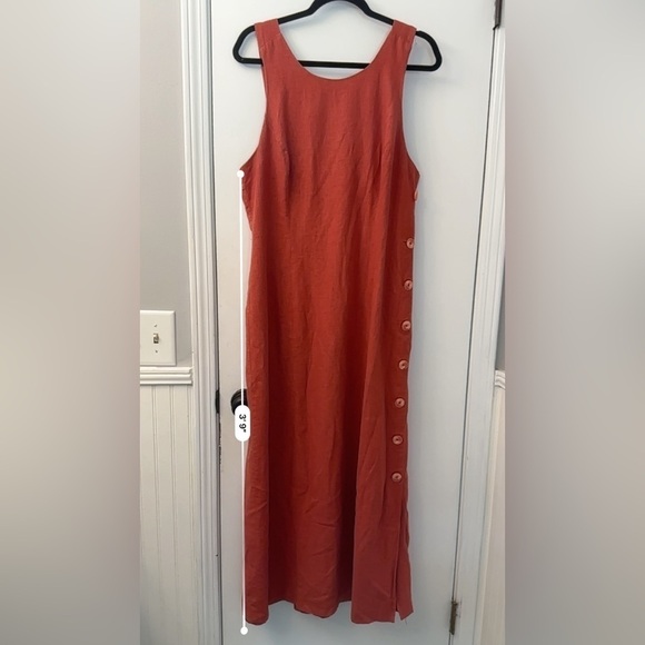 Maggie London Sleeveless Linen Blend Side Button Maxi in Clay Size 12 - Picture 4 of 13